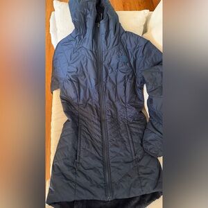 EUC The North Face Women's reversible Mossbud Parka Jacket in Navy